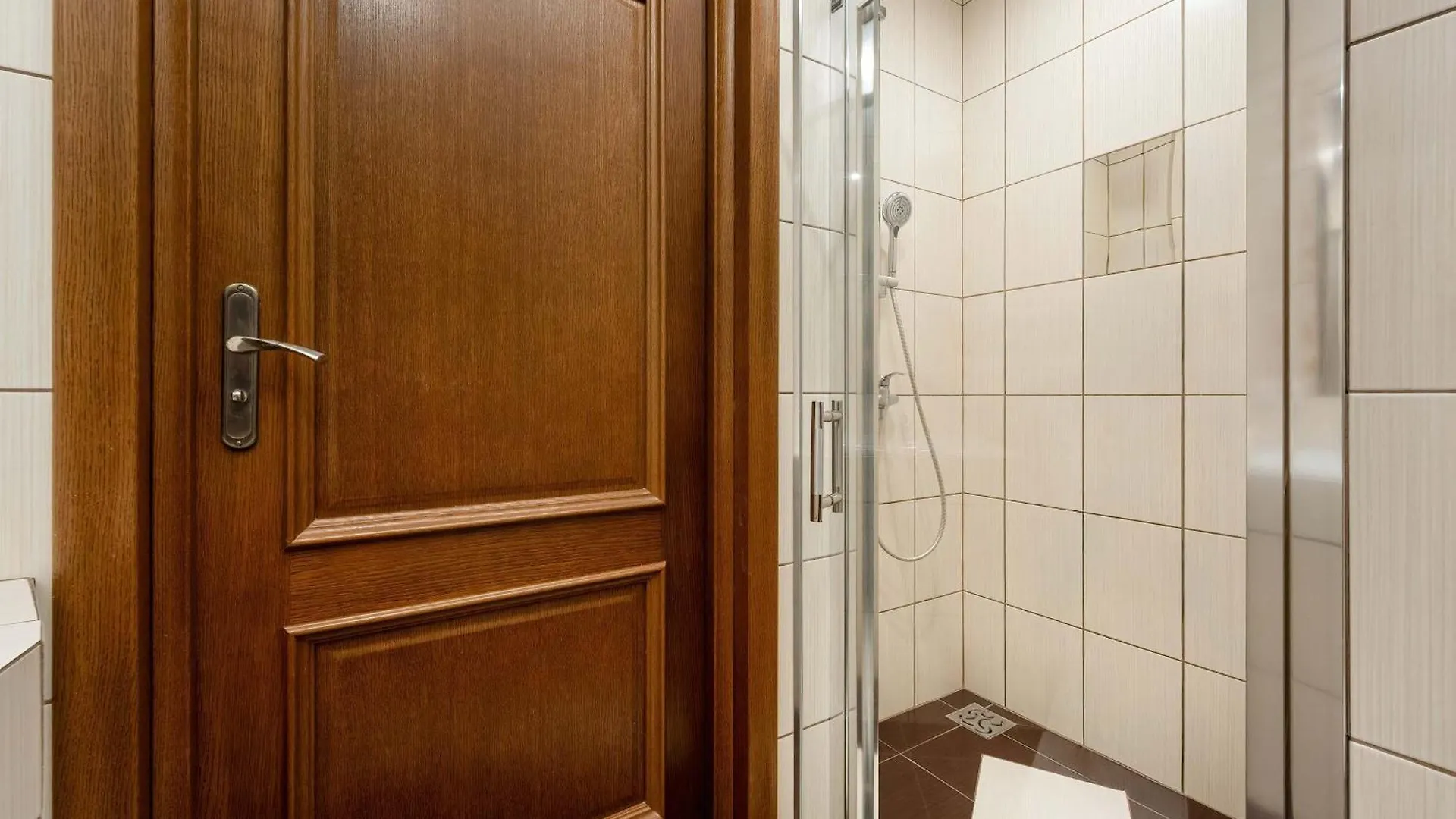 Stylowy Apartament Z Klimatyzacja I Parkingiem Wroclaw By Noclegi Renters